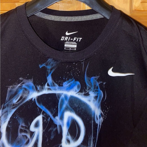 Phillies Nike Dri-Fit blue flame Logo T-shirt. - Picture 2 of 7
